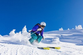 kaiyun-2-0！英超卫冕冠军大反弹，终结4连败+排名飙升第三，对手送2失误，英超冠军 2021